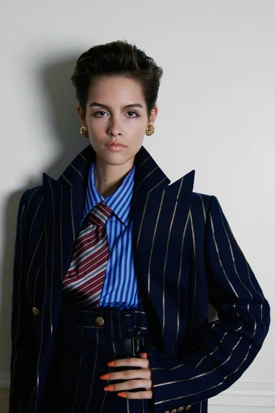 Look 18